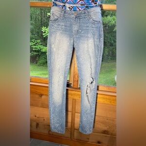 ROCK & REPUBLIC Women’s EMO Size 6 M Deconstructed Jeans with Splatterd Wash